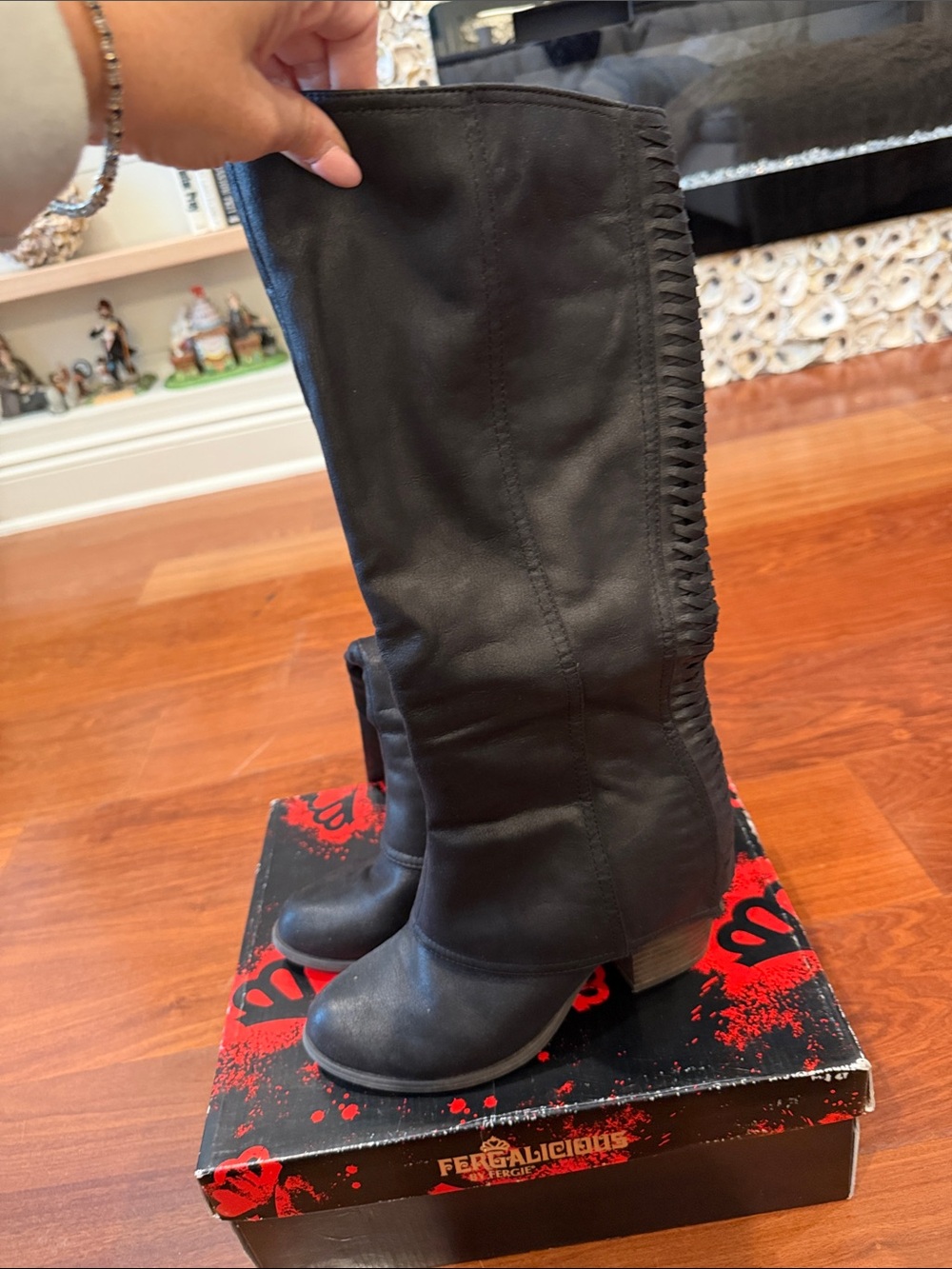 Women’s Fergalicious Black Slouchy Ankle Boots with Stacked Heel- Size 8 - Picture 2 of 4